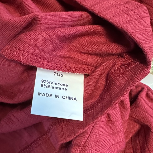 Pretty garden NWT XL Burgundy RIBBED Knit SLIT RUCHED Skirt and top set - Picture 6 of 6